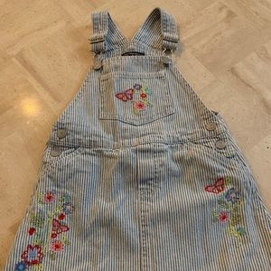 Cute girl’s overall dress. Size 3T